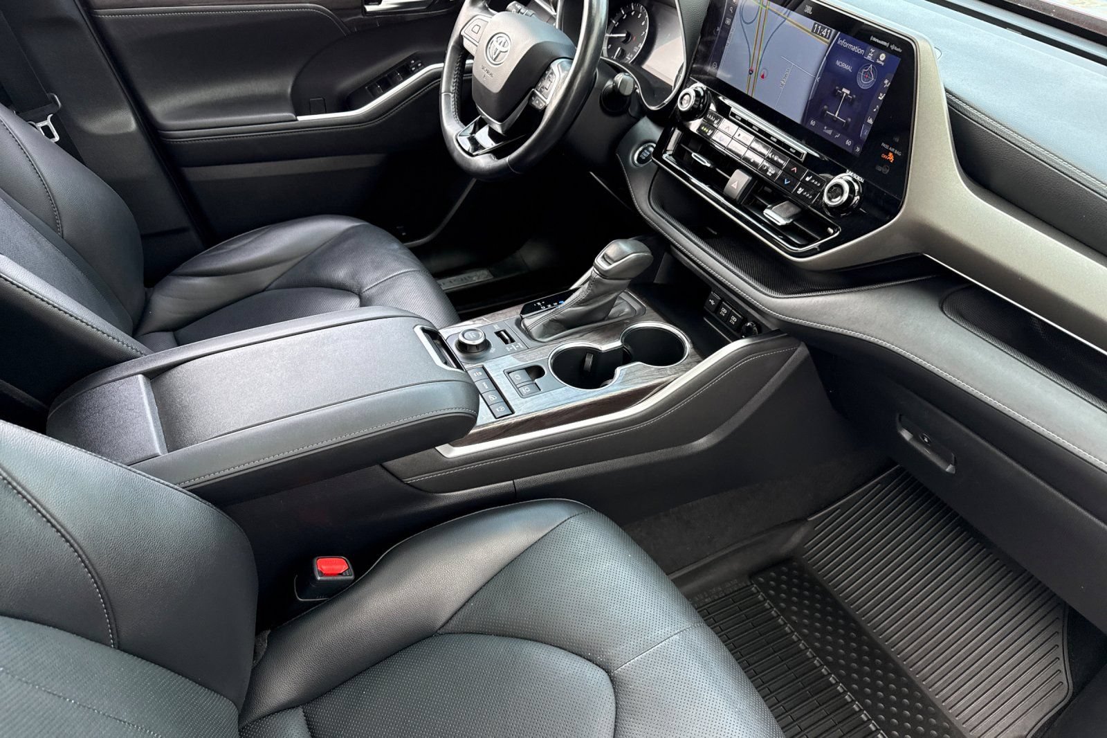 Used 2020 Toyota Highlander Limited AWD/4WD image 14