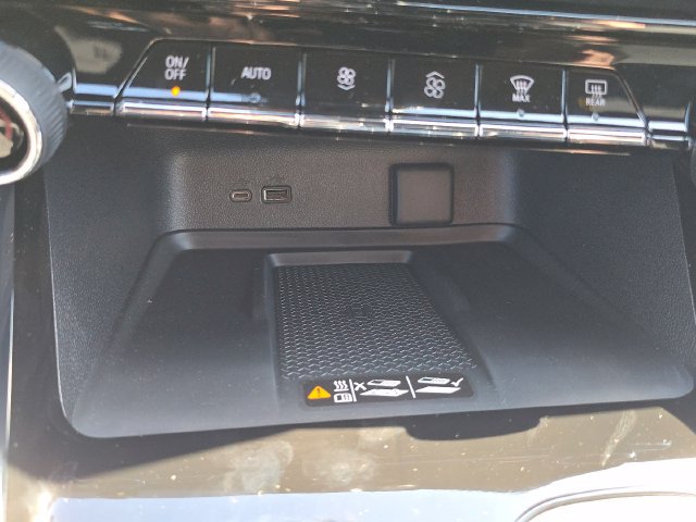 New 2027 Chevrolet Traverse LT w/ Driver Confidence Package FWD image 8