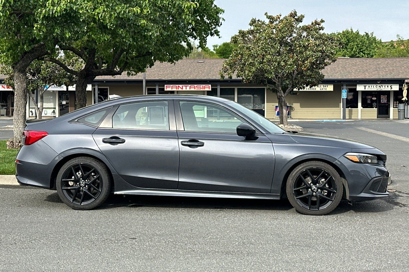 Used 2022 Honda Civic Sport image 2