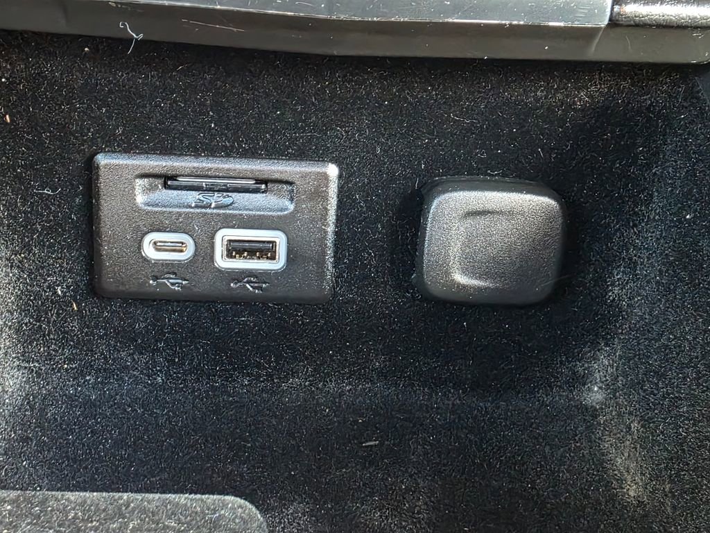 Used 2019 Cadillac XT4 Premium Luxury image 31