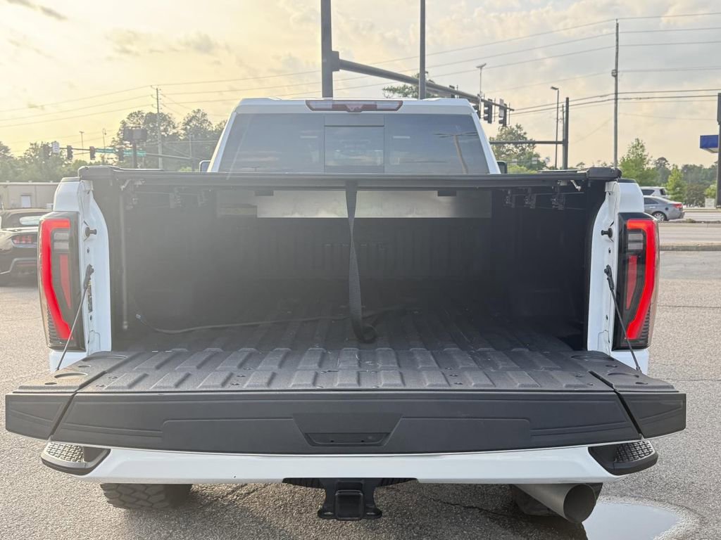 Used 2024 GMC Sierra 2500 AT4 w/ AT4 Premium Plus Package AWD/4WD image 9