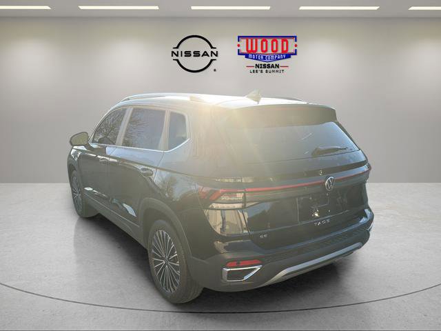 Used 2025 Volkswagen Taos SE image 6