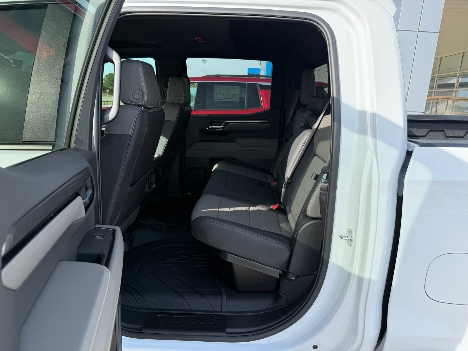 Used 2025 Chevrolet Silverado 1500 ZR2 w/ Technology Package AWD/4WD image 17