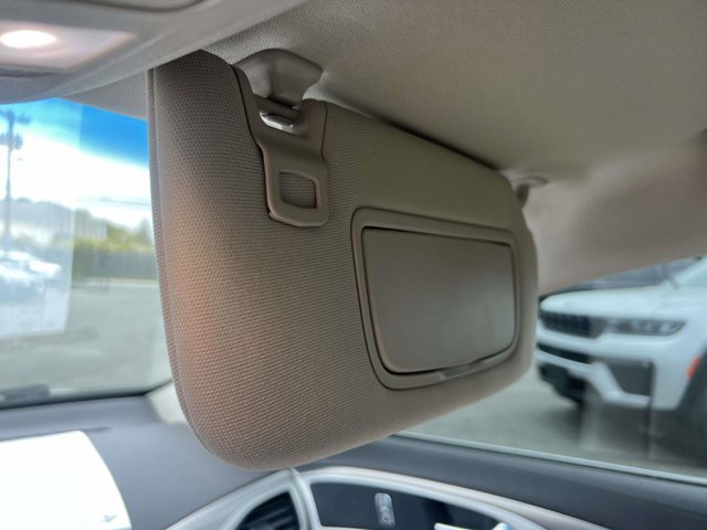 Used 2020 Lincoln MKZ w/ Convenience Package FWD image 32