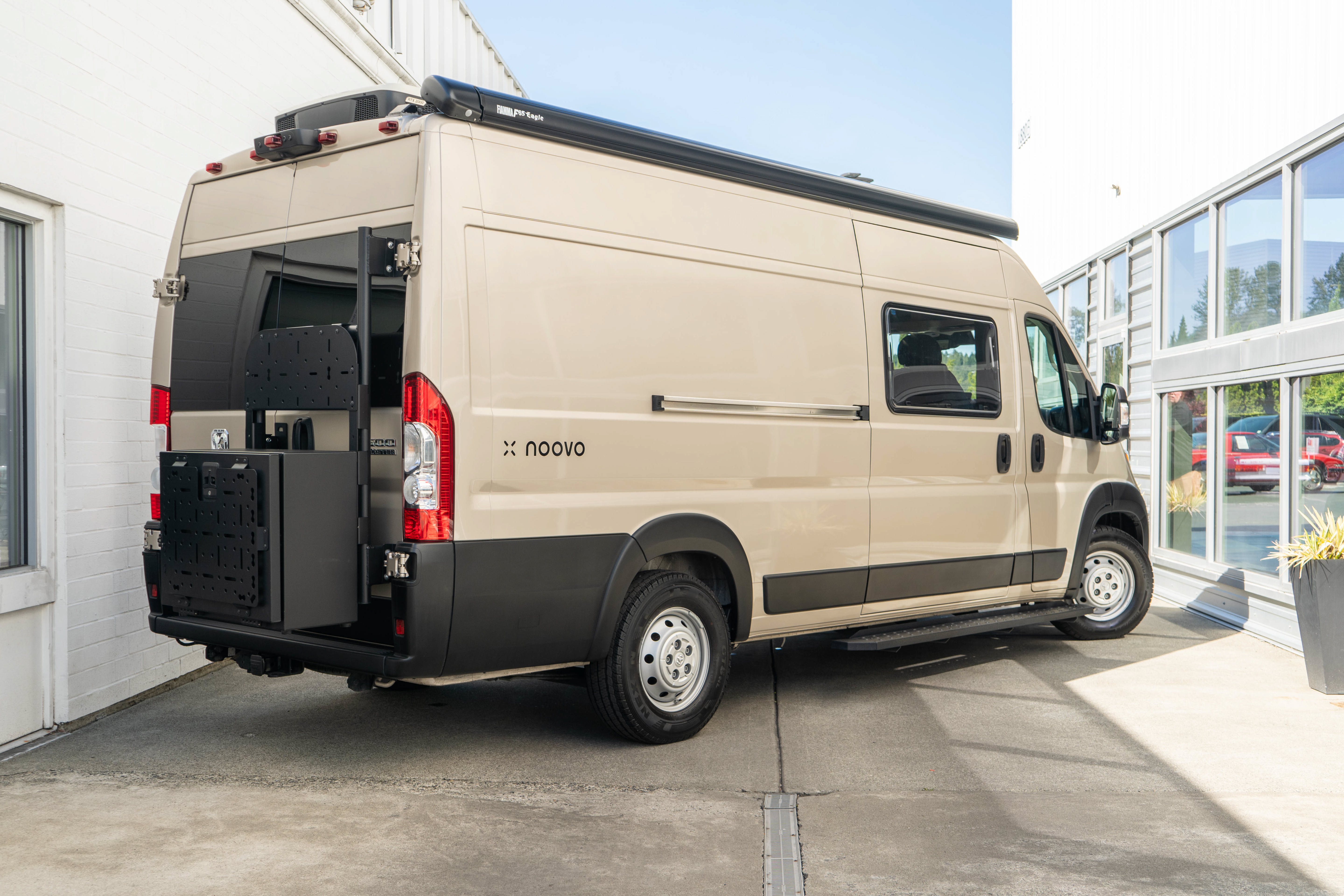 Used 2023 RAM ProMaster 3500 w/ Driver Convenience Group FWD image 7