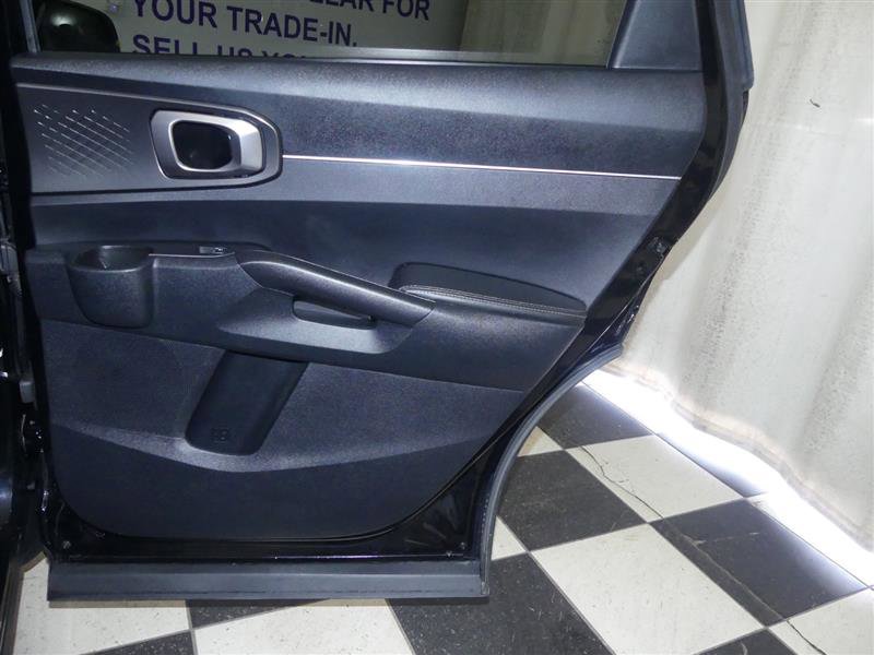 Used 2023 Kia Sorento LX image 28