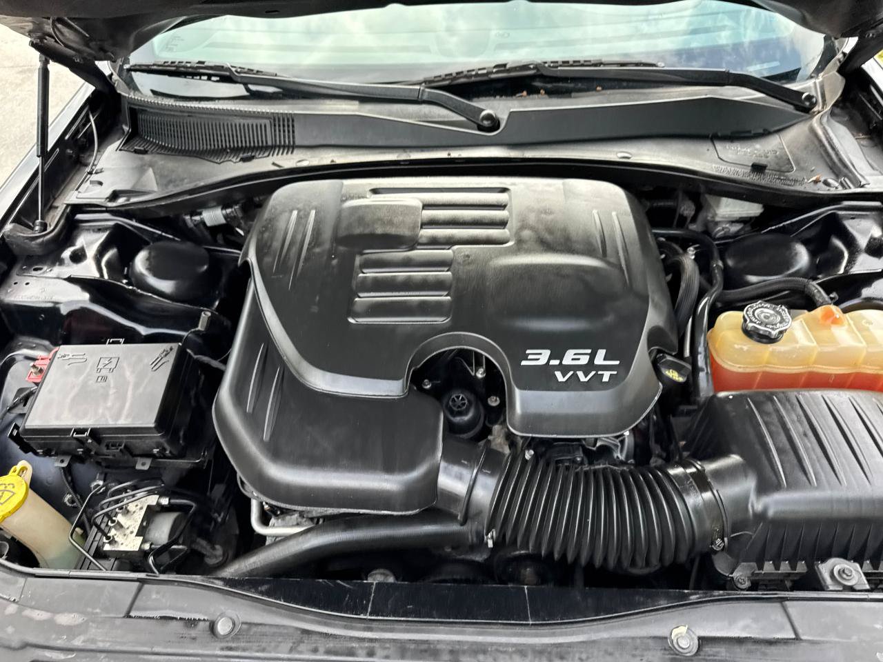 Used 2017 Chrysler 300 Limited RWD image 6