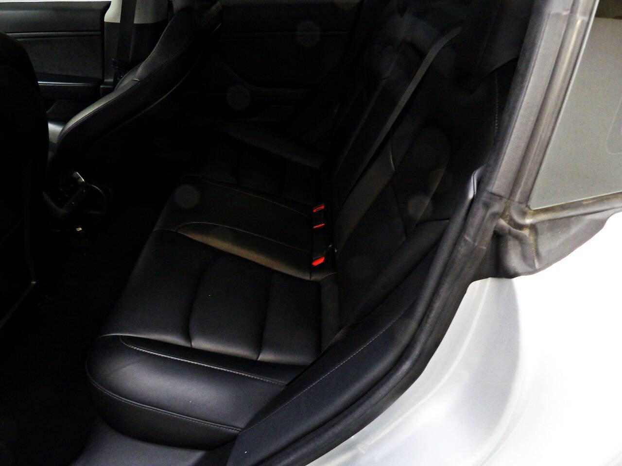 Used 2018 Tesla Model 3 Long Range image 10