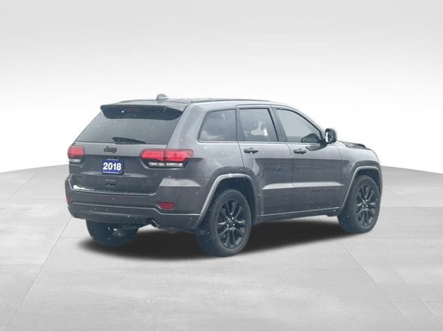 Used 2018 Jeep Grand Cherokee Altitude AWD/4WD image 4