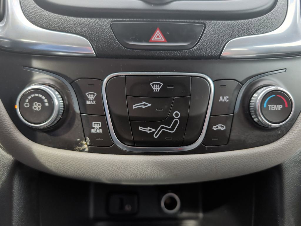 Used 2018 Chevrolet Equinox LS image 15