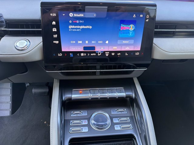 Certified 2024 Lincoln Nautilus Premier AWD/4WD image 33