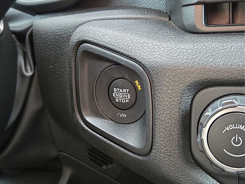 Used 2024 Jeep Wrangler Unlimited image 31