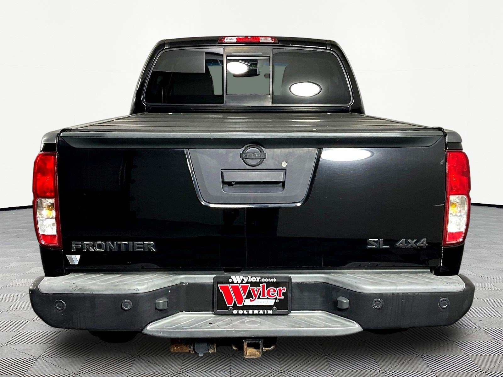 Used 2015 Nissan Frontier SL AWD/4WD image 5