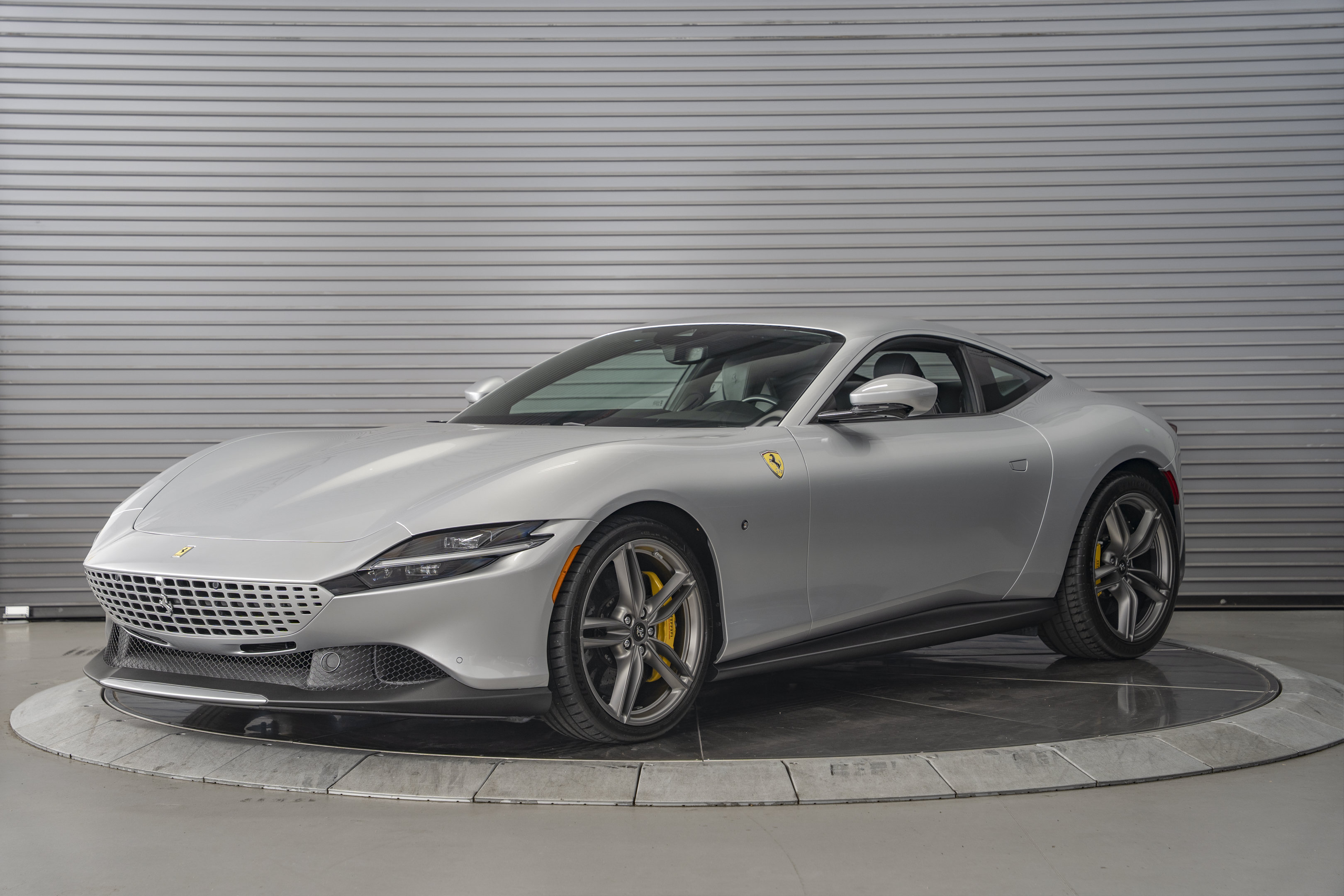 Used 2021 Ferrari Roma RWD image 1