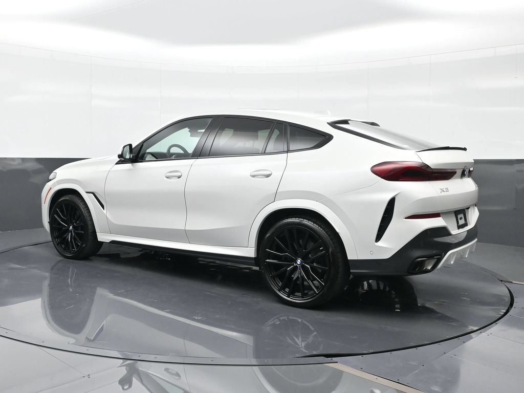 Used 2025 BMW X6 xDrive40i w/ Executive Package AWD/4WD image 3