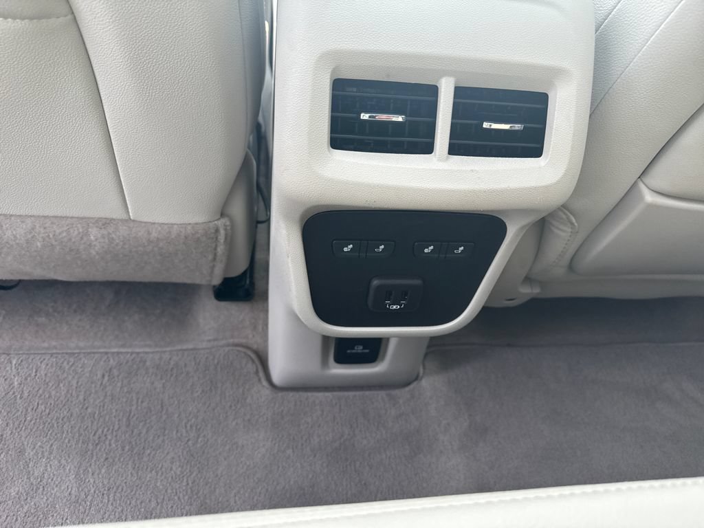 Used 2023 GMC Terrain Denali w/ Denali Premium Package AWD/4WD image 30
