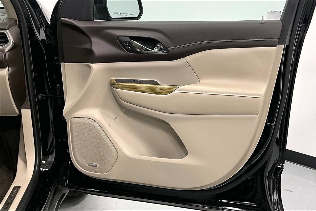 Used 2019 GMC Acadia Denali AWD/4WD image 22