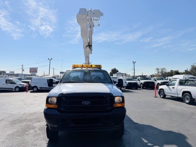 Used 2001 Ford F550 2WD Regular Cab Super Duty image 3