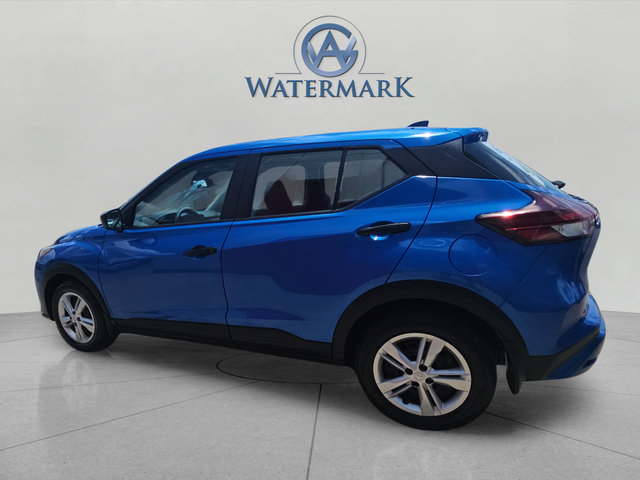 Used 2025 Nissan Kicks Play S FWD image 3
