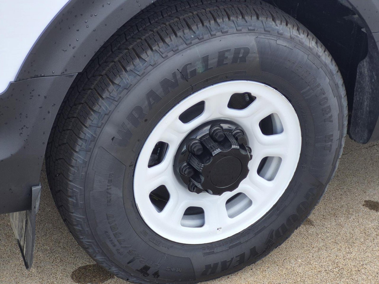 Used 2025 Chevrolet Brightdrop 600 AWD/4WD image 7
