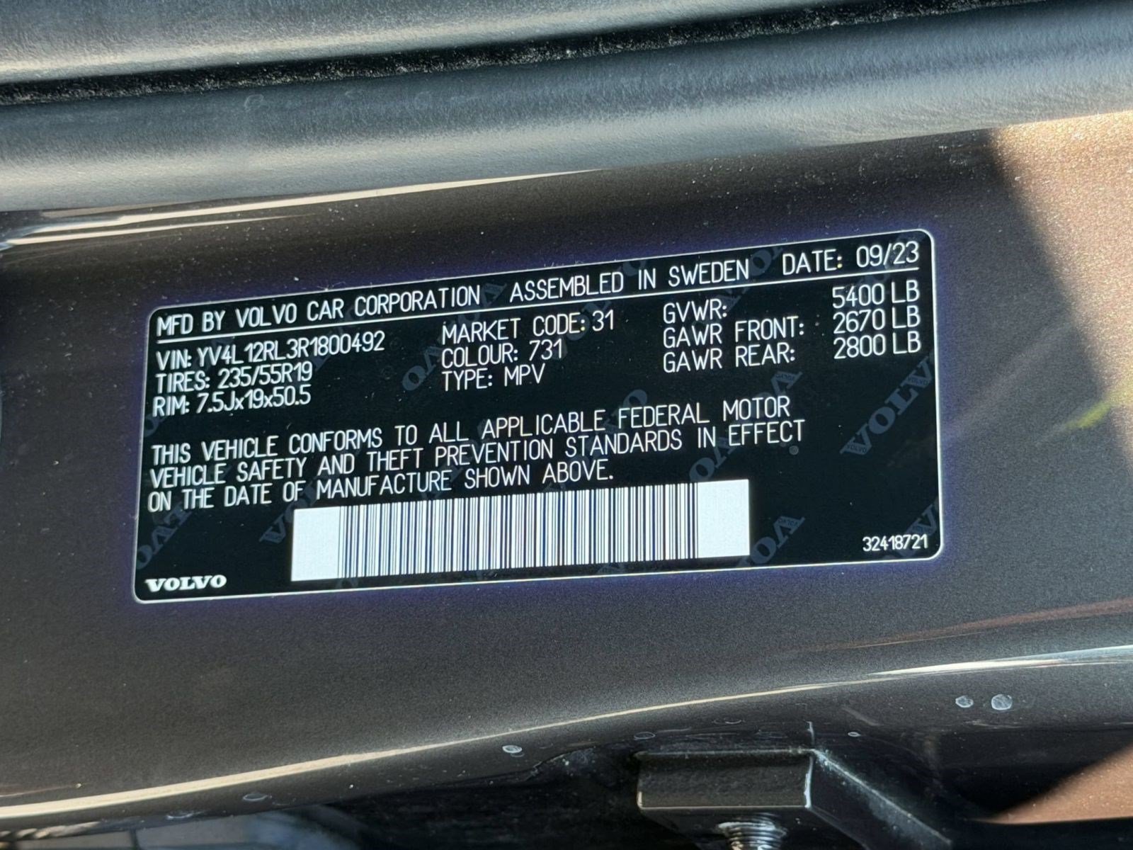 Certified 2024 Volvo XC60 B5 Plus w/ Protection Package Premier AWD/4WD image 27