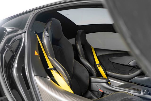 Used 2017 McLaren 570S RWD image 24