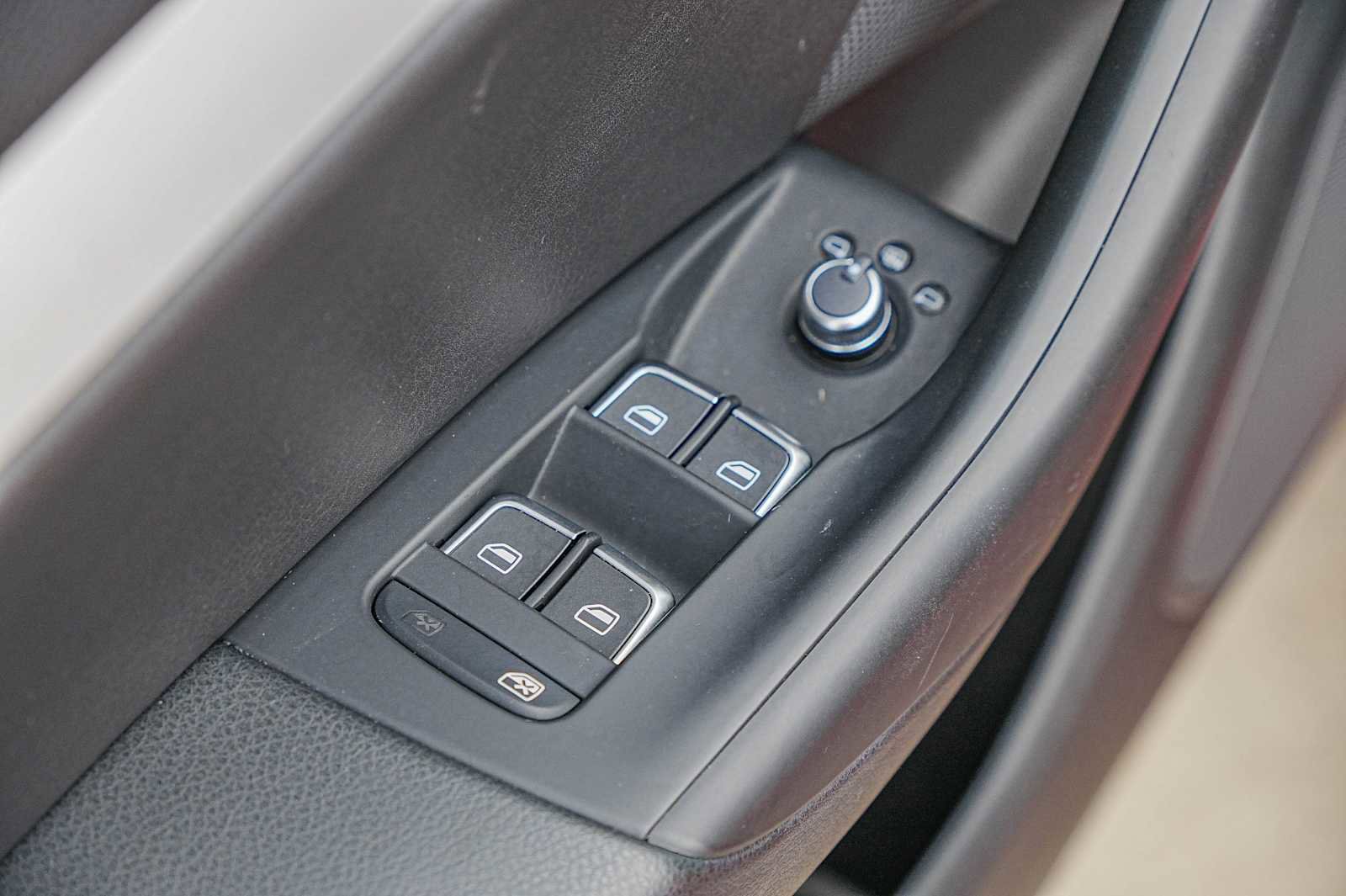 Used 2018 Audi Q3 2.0T Premium image 24