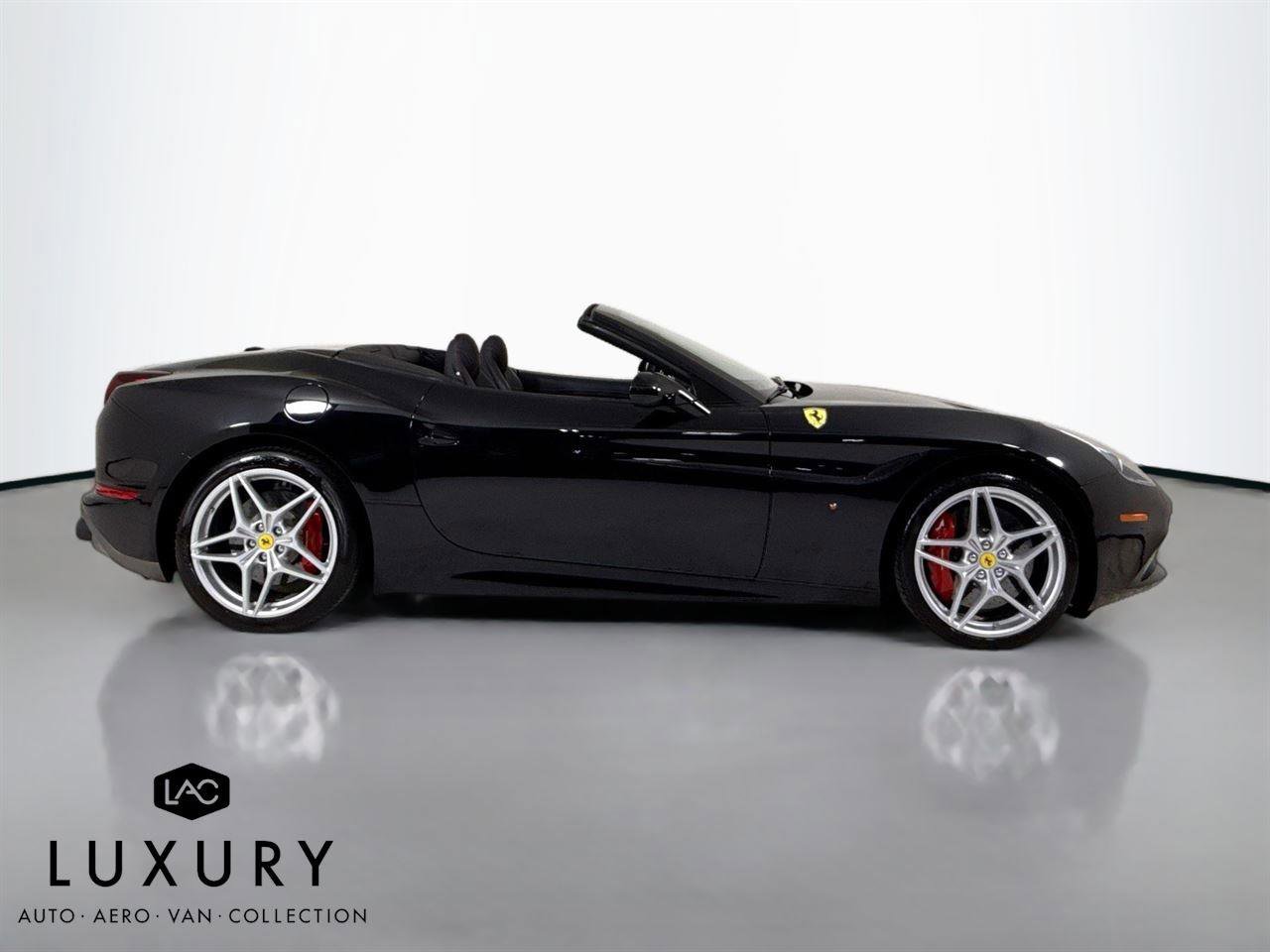 Used 2018 Ferrari California T image 3
