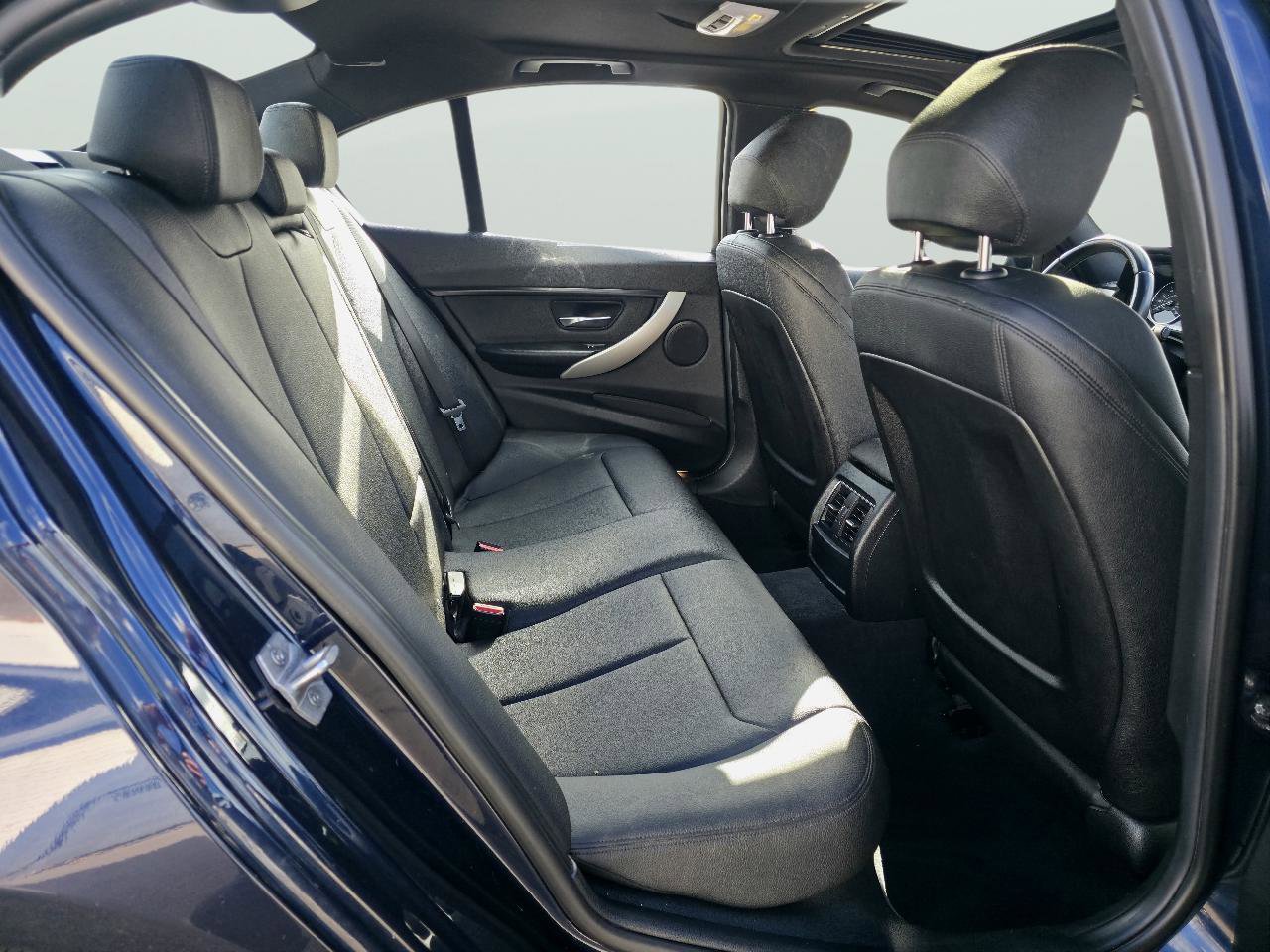 Used 2016 BMW 320i xDrive Sedan image 13