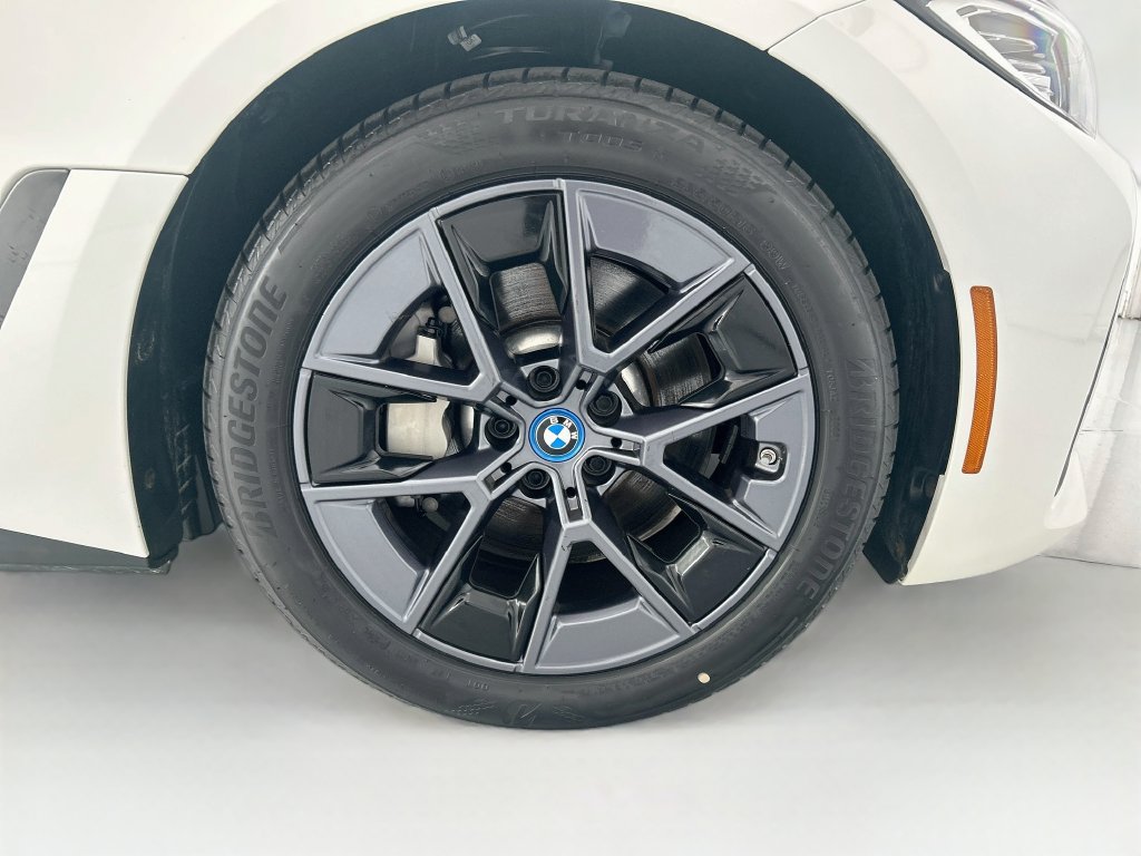 Used 2023 BMW i4 eDrive40 w/ Premium Package RWD image 31