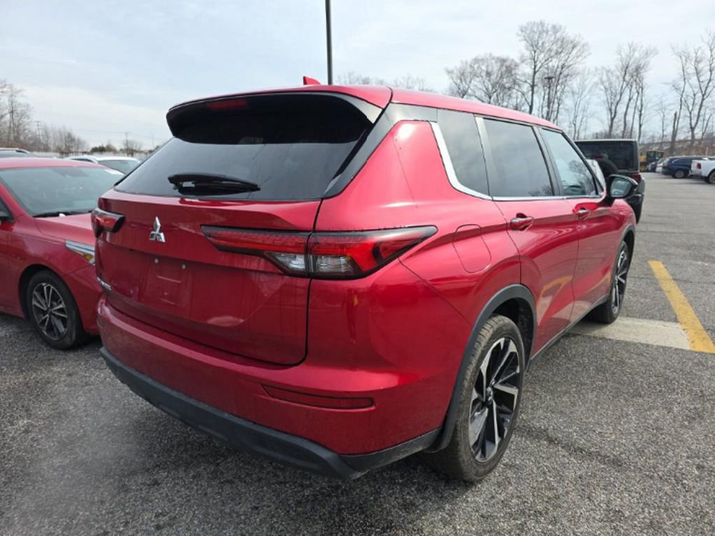 Used 2022 Mitsubishi Outlander ES image 4