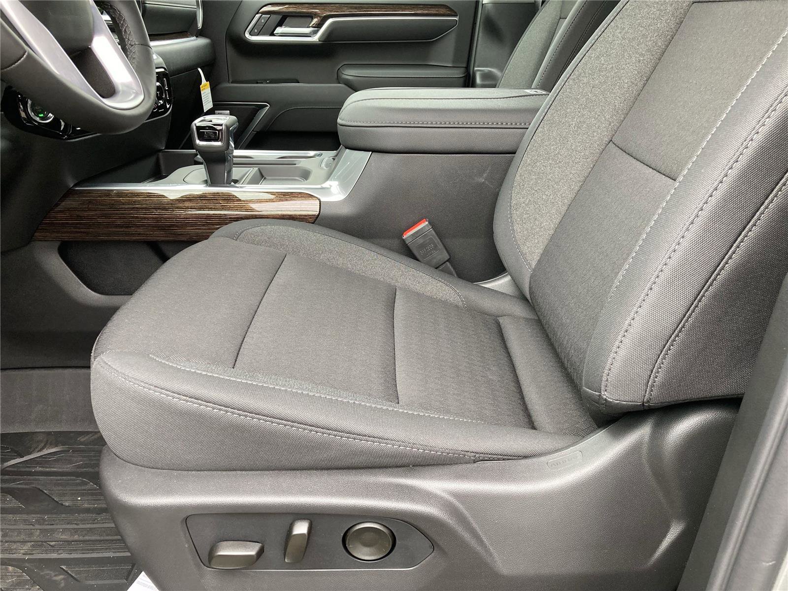 New 2026 GMC Sierra 1500 Elevation image 19