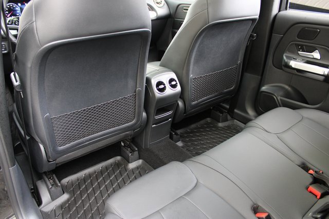 Used 2024 Mercedes-Benz GLB 250 4MATIC w/ Exclusive Package image 11