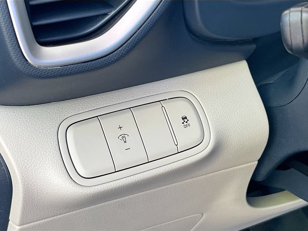 Used 2024 Hyundai Venue Limited FWD image 10