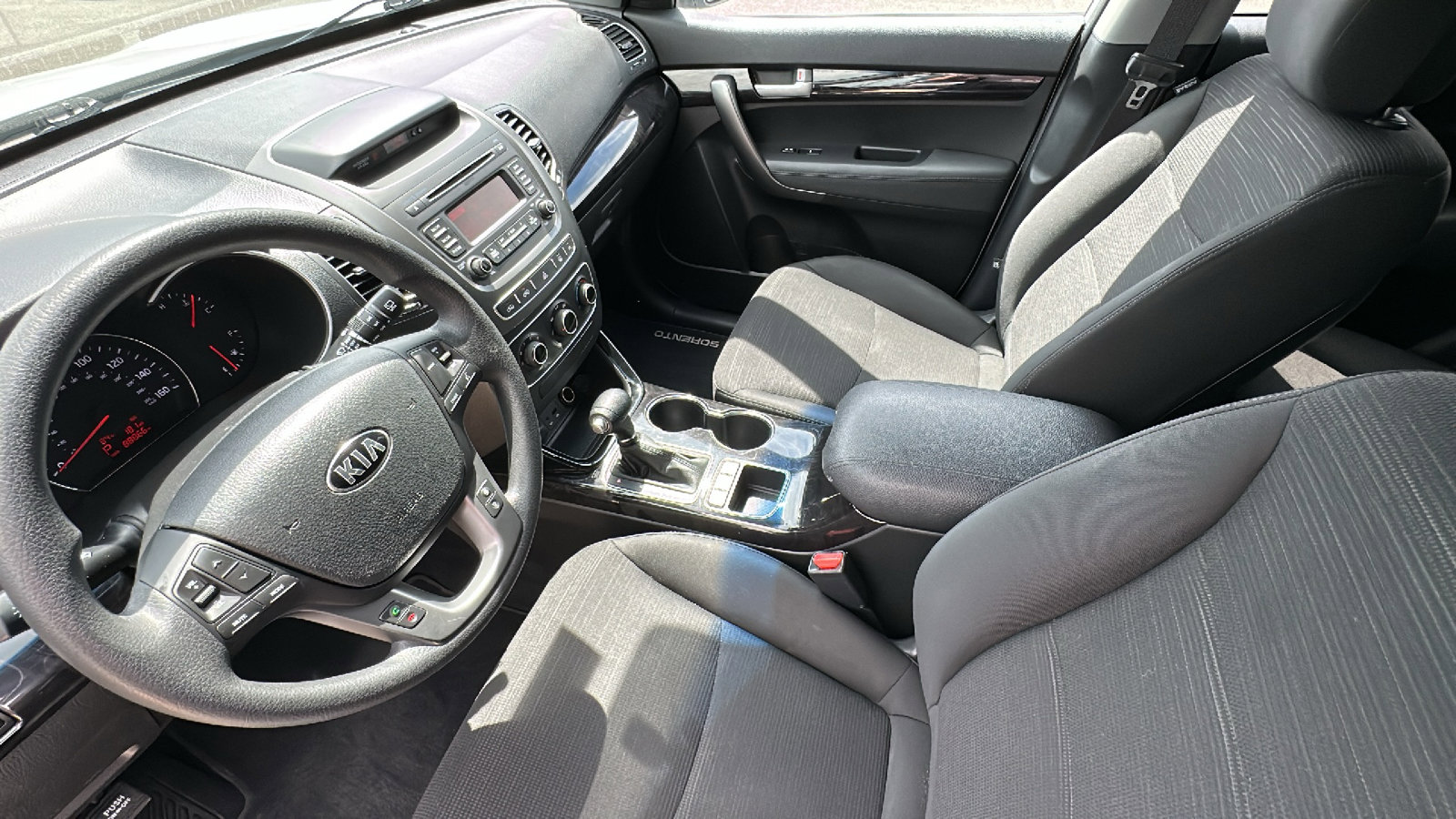 Used 2015 Kia Sorento LX image 21