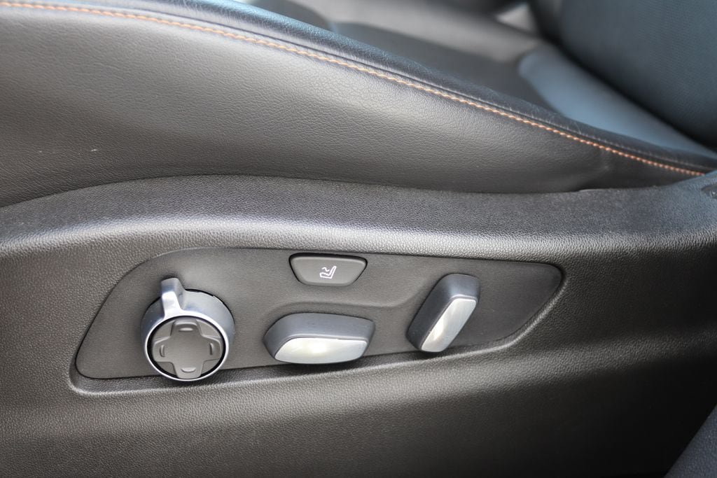 Used 2021 Cadillac XT4 Sport w/ Sun And Sound Package AWD/4WD image 6
