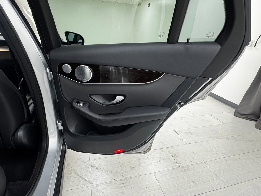 Used 2020 Mercedes-Benz GLC 350e 4MATIC image 15