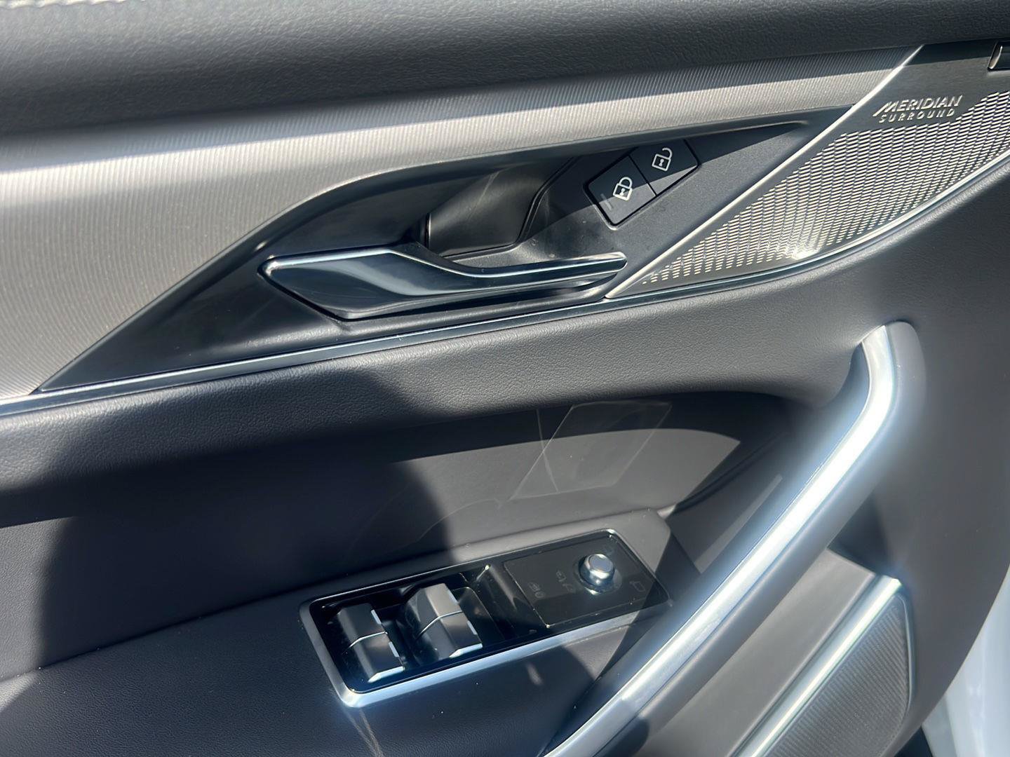 Certified 2026 Jaguar F-PACE R-Dynamic S AWD/4WD image 24