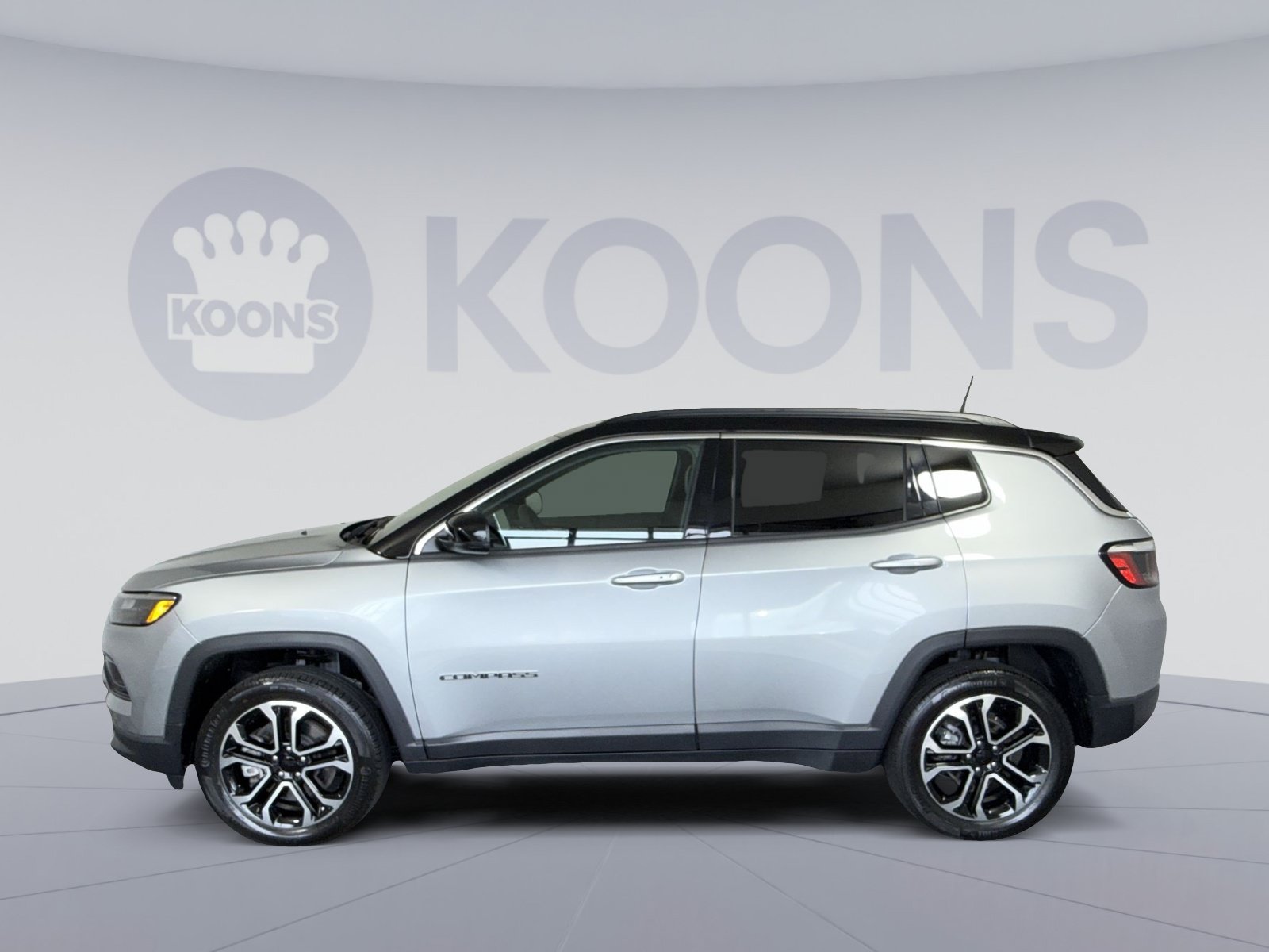 Used 2024 Jeep Compass Limited w/ Sun and Sound Group AWD/4WD image 2