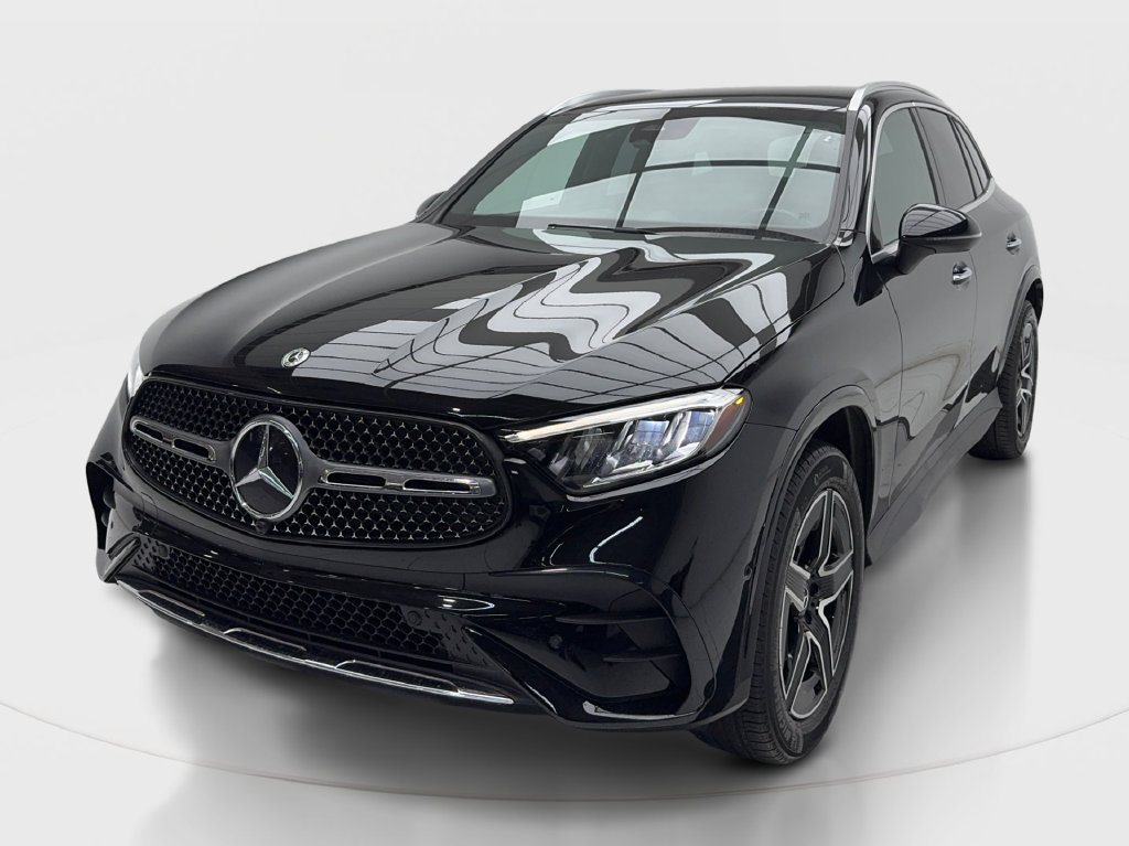 Used 2025 Mercedes-Benz GLC 300 w/ AMG Line image 5