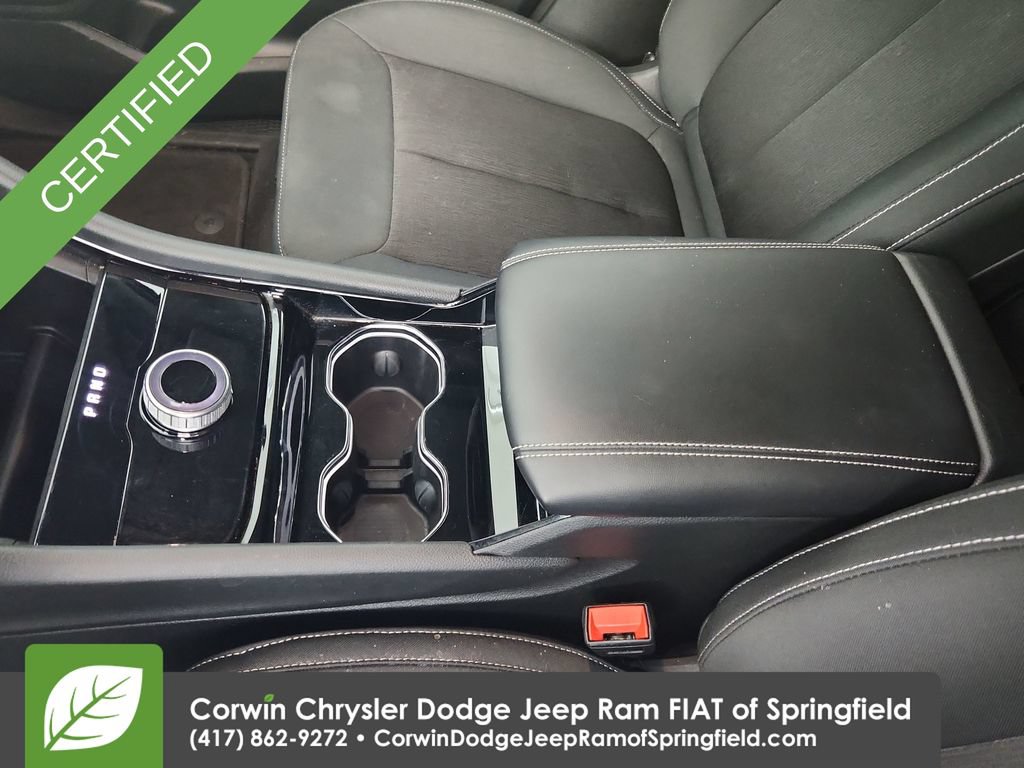 Used 2023 Jeep Grand Cherokee Laredo AWD/4WD image 27