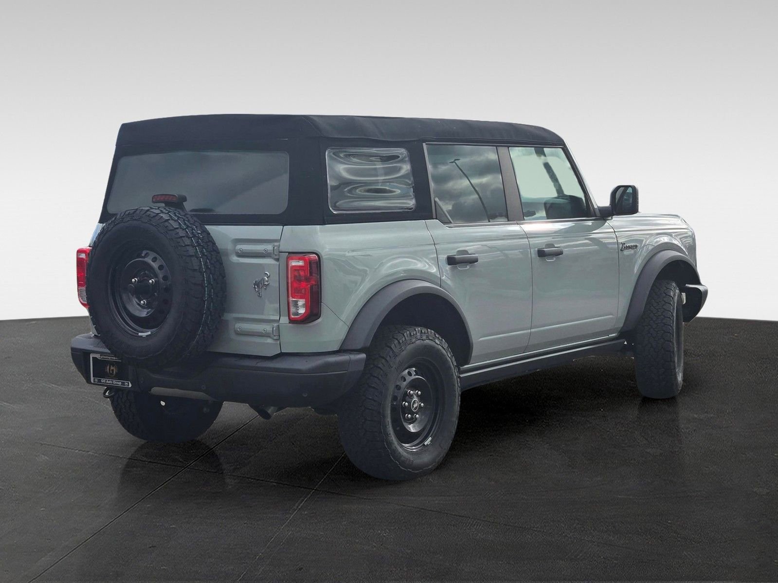 Used 2023 Ford Bronco Black Diamond image 4