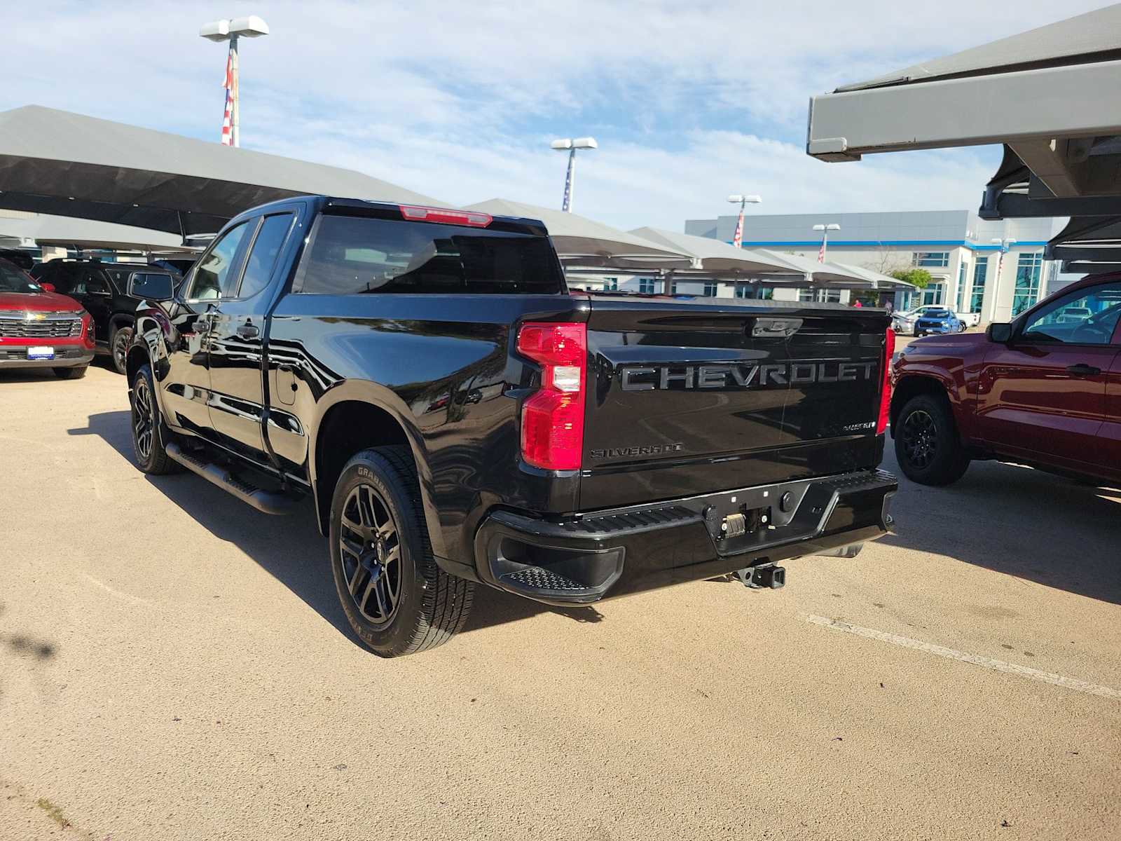 Used 2025 Chevrolet Silverado 1500 Custom w/ LPO, Dark Essentials Package RWD image 6