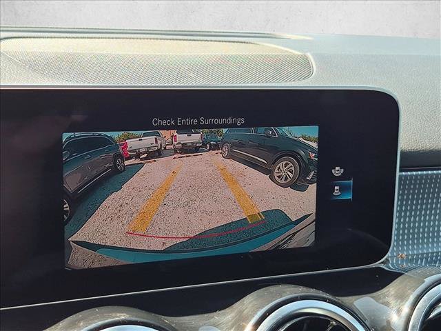 Used 2021 Mercedes-Benz GLB 250 4MATIC image 11