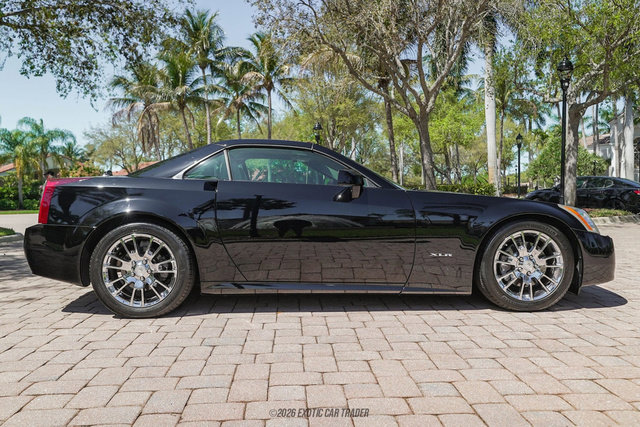 Used 2004 Cadillac XLR image 19