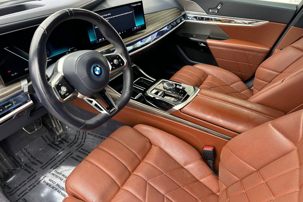 Used 2023 BMW i7 xDrive60 AWD/4WD image 9
