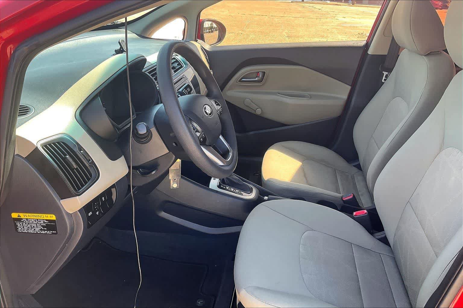 Used 2017 Kia Rio LX FWD image 2