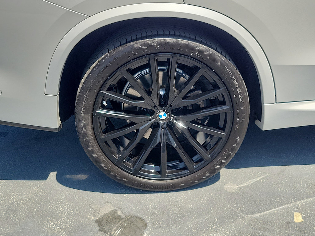 Used 2022 BMW X5 sDrive40i w/ M Sport Package RWD image 5