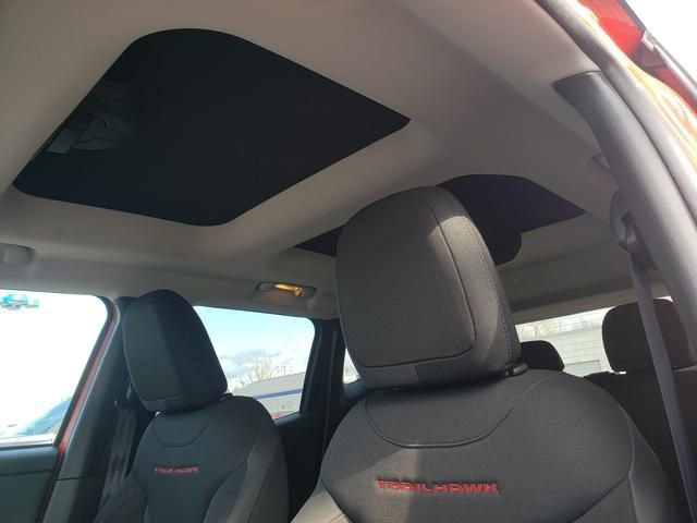 Used 2016 Jeep Renegade Trailhawk image 15