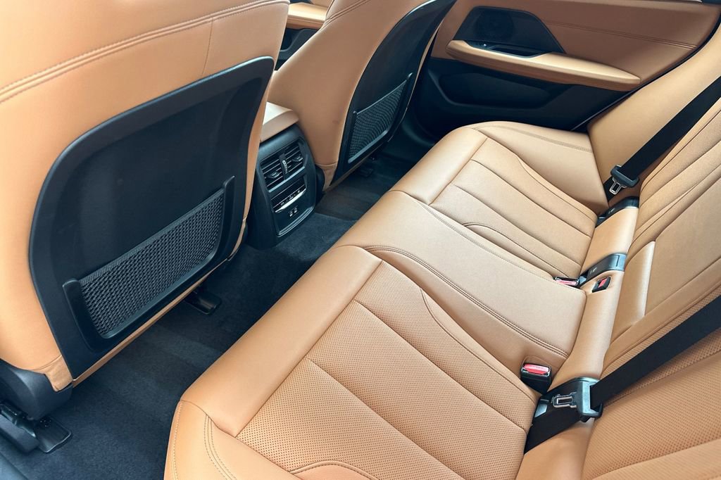 Used 2023 BMW i4 eDrive40 w/ Premium Package image 12